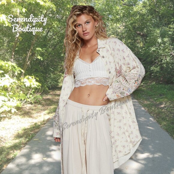 POL Hippie Lace and Peace Sign Floral Light Denim Long Sleeve Cardigan Jacket - Picture 4 of 10